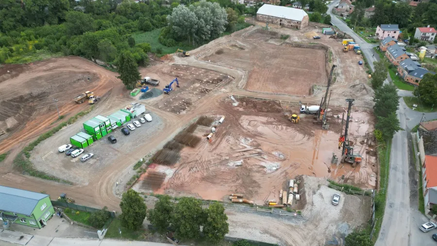 Staveniště z dronu, fotka ze stavby